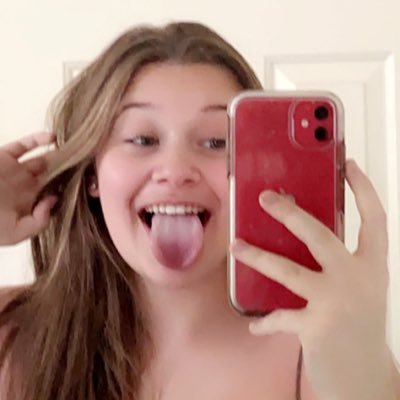 Profile Picture of Allie Andy (@allie_andy) on Twitter