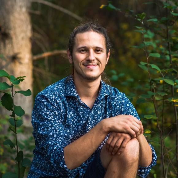 Profile Picture of Kamil Burnat (@kamil777) on Poshmark