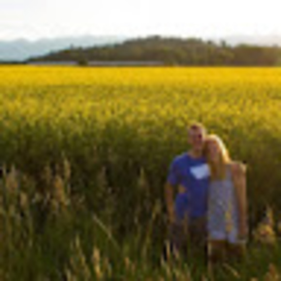 Profile Picture of Andrea Vander ark (@avermeer95) on Poshmark