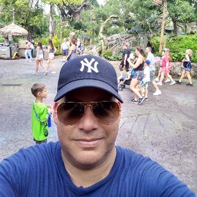 Profile Picture of Raymond Ferrer (@RaymondFerrer4) on Twitter