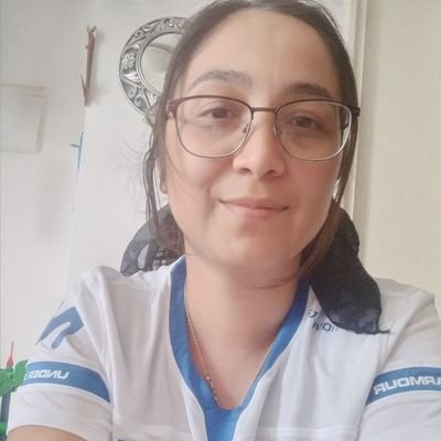 Profile Photo of Leslie Espinoza (@lecarolespinoza) on Twitter