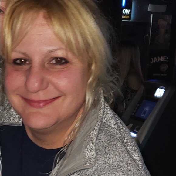 Profile Picture of Tammy Filimonuk (@tamara917) on Poshmark