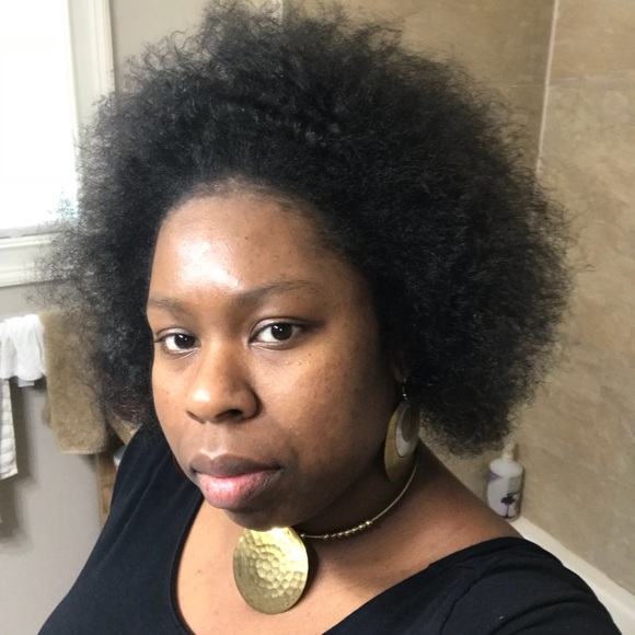 Profile Picture of June Handy (@lionsinthelight) on Poshmark