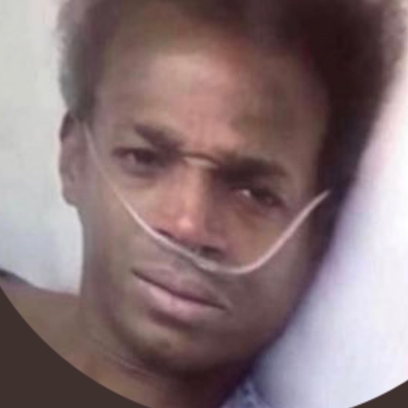 Profile Picture of Rozay Bands (@rozay3timez) on Poshmark