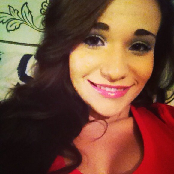 Profile Picture of Tori Fuller (@torii502) on Poshmark