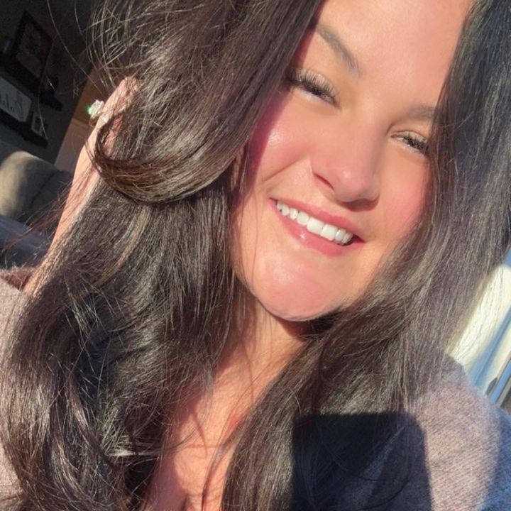 Profile Picture of leahmartinow (@leahmarts) on Tiktok