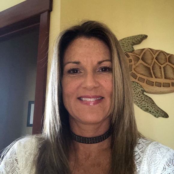 Profile Picture of Jamie Dowling (@jdowling5142) on Poshmark