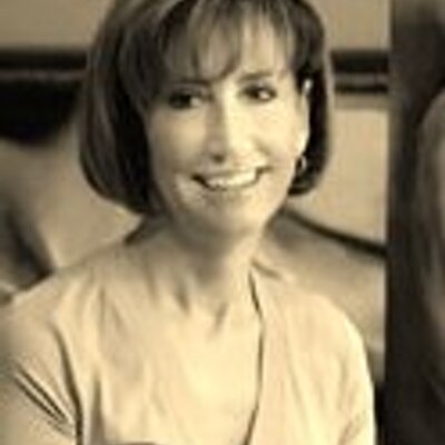 Profile Picture of Renee Palmer Stevens (@CreateAwayRenee) on Twitter