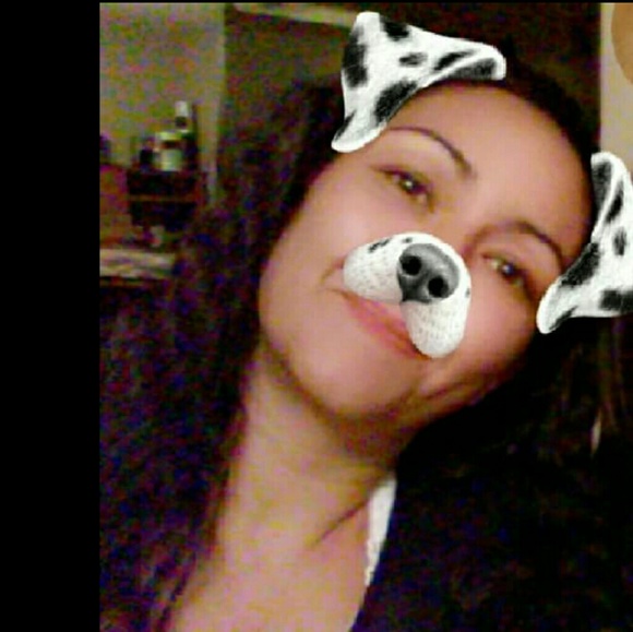 Profile Picture of Bernadette Devargas (@bernadettedevar) on Poshmark