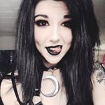 Profile Picture of Stacey (@xsuicidemakeover) on Instagram