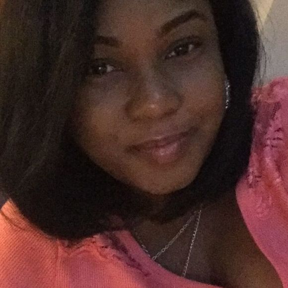 Profile Picture of Sherise Dunlap (@sherisedunlap) on Poshmark