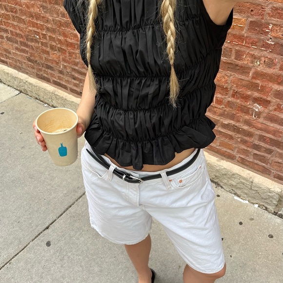 Profile Picture of Sylvia Markowitz (@sylviamarkowitz) on Poshmark