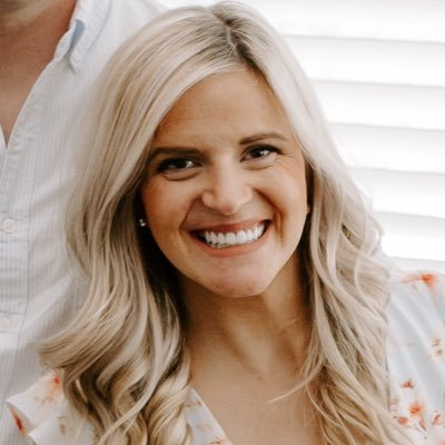 Profile Photo of Elizabeth Bagwell (@LizOneTwoWing) on Twitter