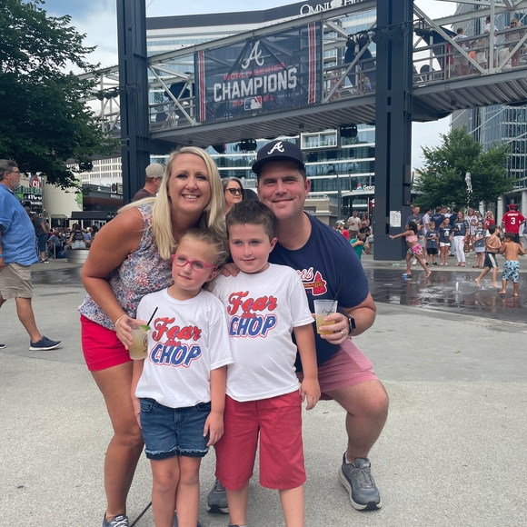 Profile Picture of Dave Fields (@davewfields) on Poshmark