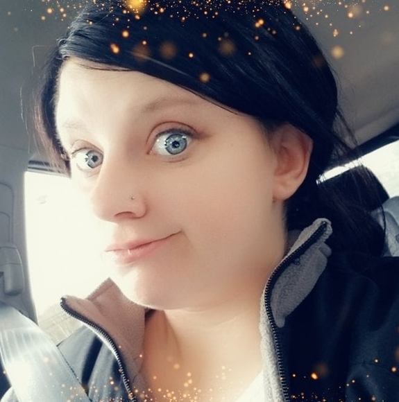 Profile Picture of Chasity Powell (@etlhmommy111312) on Poshmark