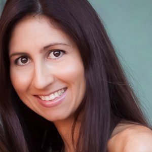 Profile Picture of Sylvie Shirazi (@gourmandeinthek) on Twitter