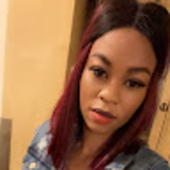 Profile Picture of Whitney Carter (@whitneycarte833) on Poshmark