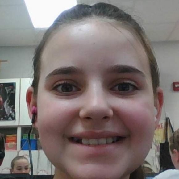 Profile Picture of Peyton Berry (@peytonberry72) on Poshmark