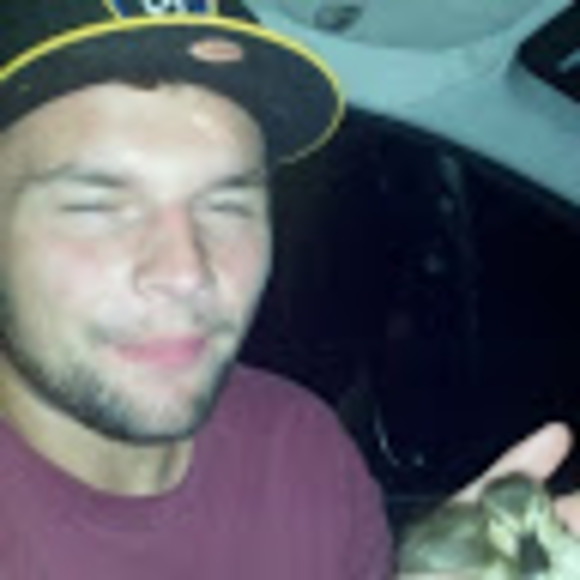 Profile Picture of Curtis Dassow (@dasscm30) on Poshmark