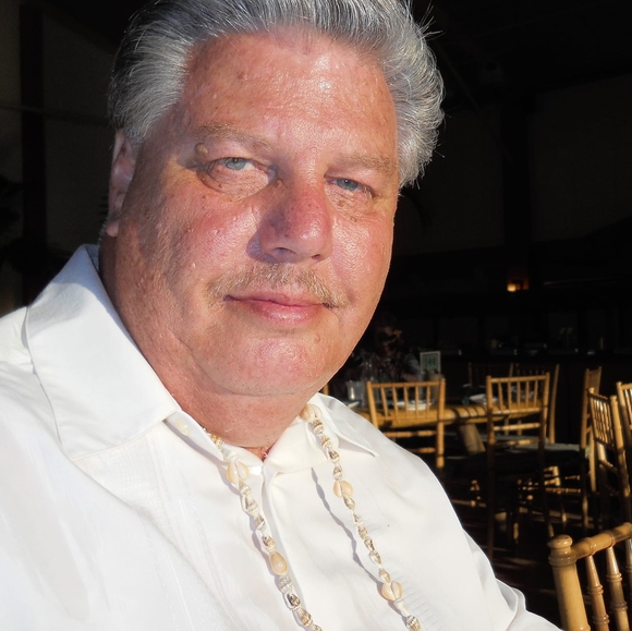 Profile Picture of Mike Cosby (@fafano1) on Poshmark