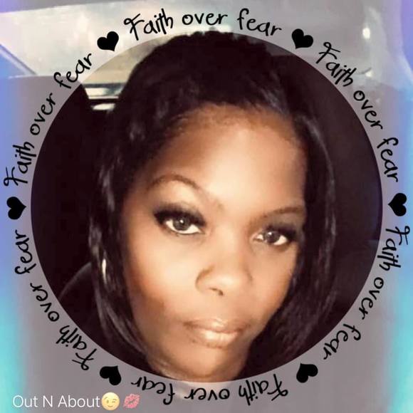 Simone Gordon - Poshmark Profile Picture of Simone Gordon (@senecagordon37) on Poshmark