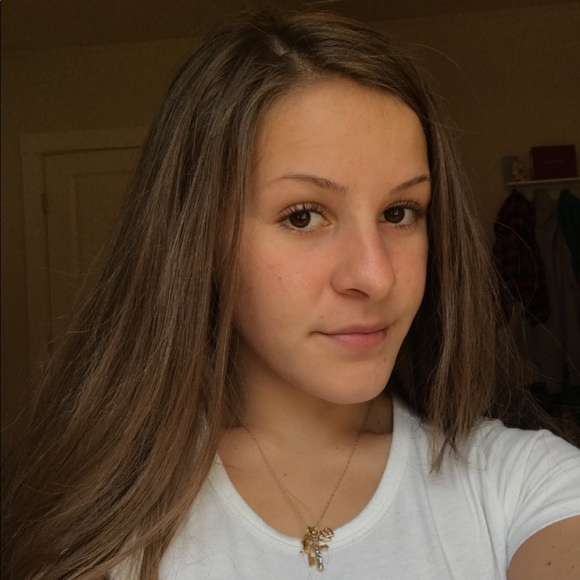 Profile Picture of Gina Pizzillo (@ginapizzyooo) on Poshmark