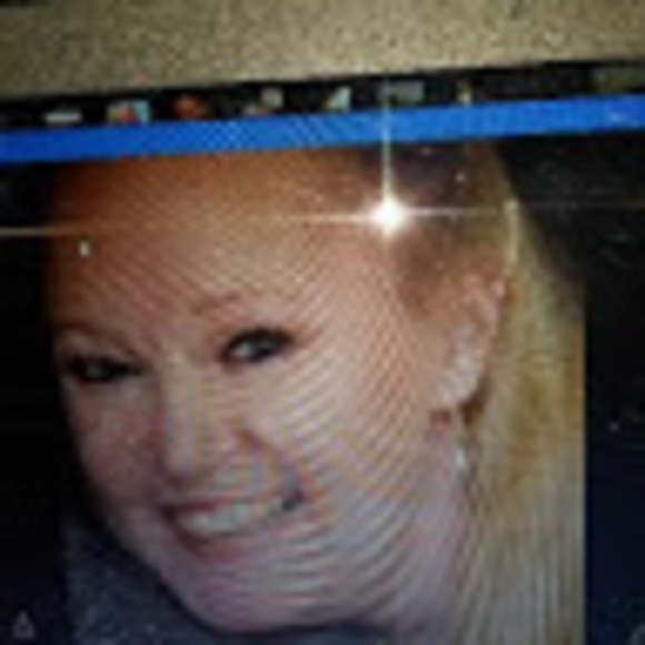 Profile Picture of Shelly Rowell (@dragonheart422) on Poshmark