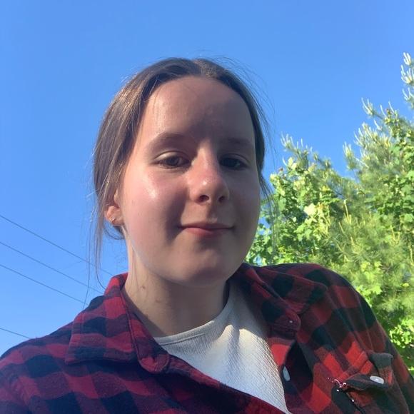 Profile Picture of Flora Fabus (@floraf494) on Poshmark