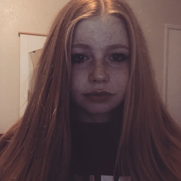 Profile Picture of Riley Nemchick (@77766ri) on Poshmark