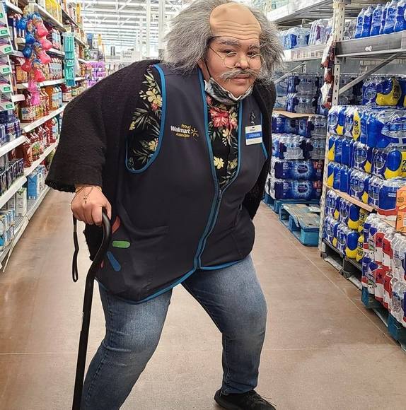 Profile Picture of Lashawn Wallowing (@lwallowing) on Poshmark