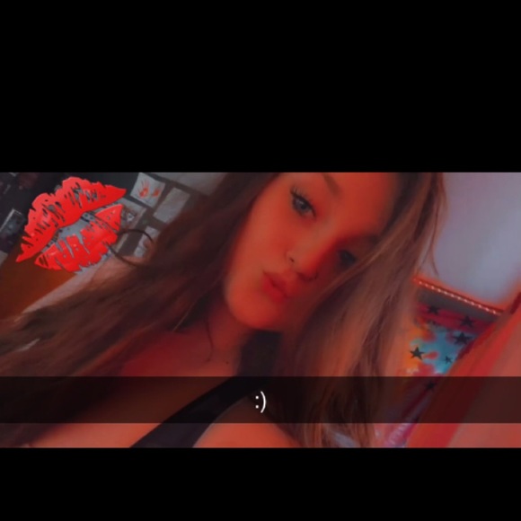 Alexis Cullen - Poshmark Profile Picture of Alexis Cullen (@alexiscullen494) on Poshmark