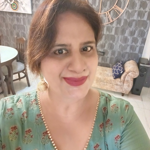 Profile Picture of Sonia Anand (@soniaanand1612) on Poshmark