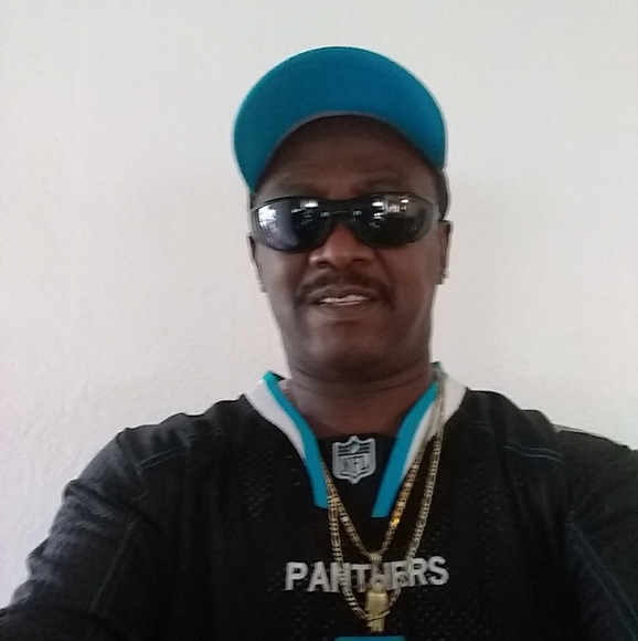 Profile Picture of Bruce Singleton (@scooky63) on Poshmark