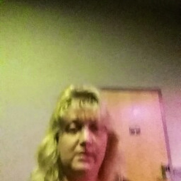 Profile Picture of Michele Epps (@michele_epps) on Poshmark