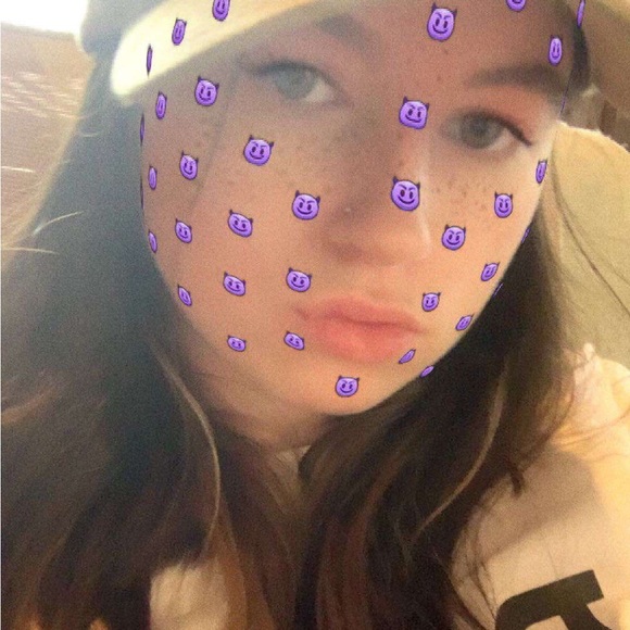 Profile Picture of Rayah Salata (@rayah_s) on Poshmark