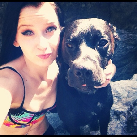 Profile Picture of Shelby Goldsmith (@shelbysierra) on Poshmark