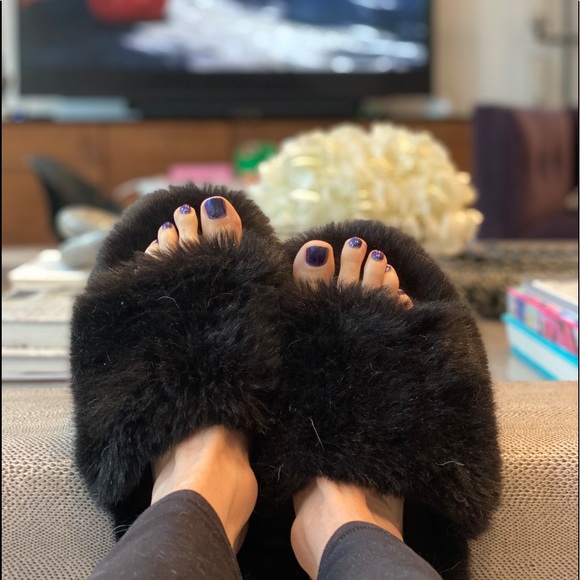 Profile Picture of Carla Viggiano (@outofhand) on Poshmark