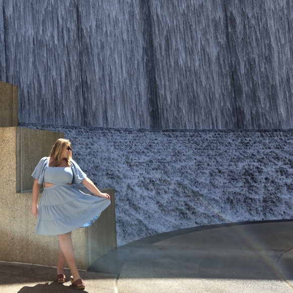 Profile Picture of Sarah Passaretti (@sarahp417) on Poshmark