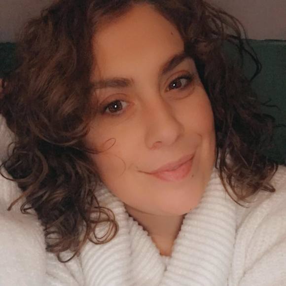 Profile Picture of Miray Kurtulus (@miraymiros) on Poshmark