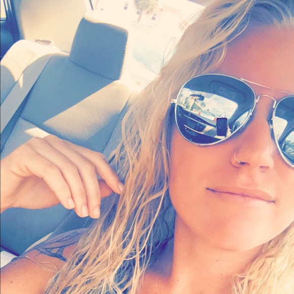 Profile Picture of Brittany Calvert (@brittcalv) on Poshmark