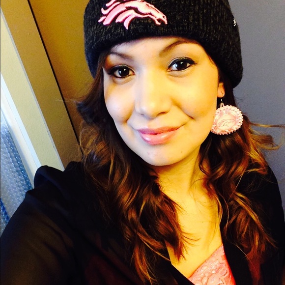 Profile Picture of Tera Moore (@turbz24) on Poshmark