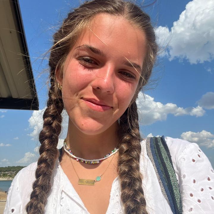 Profile Picture of vivi (@vivissocooll) on Tiktok