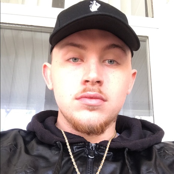 Profile Picture of Zachary Byrd (@zacharybyrd) on Poshmark
