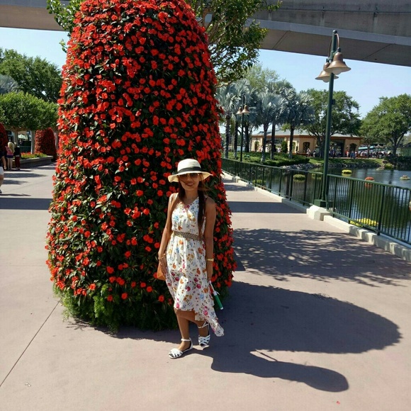 Sally Buschur - Poshmark Profile Picture of Sally Buschur (@sadamarah) on Poshmark