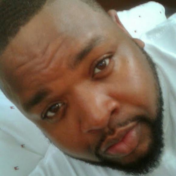 Profile Picture of Antron Brown (@antronbrown83) on Poshmark