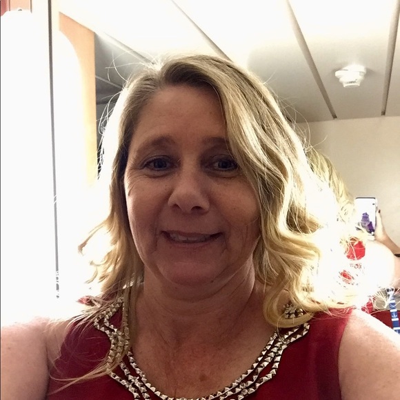 Profile Picture of Tammy Butler (@tsbutle) on Poshmark