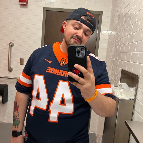 Profile Picture of Nathan Barlow (@njb1405) on Poshmark