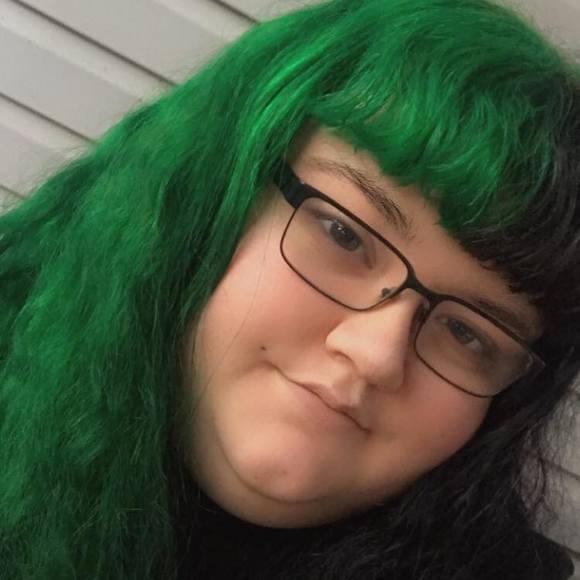Profile Picture of Kassie Rouxel (@itskassiemay) on Poshmark