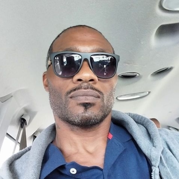 Profile Picture of Detalus Enmon (@detaluse) on Poshmark
