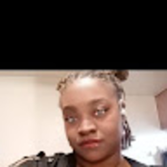 Profile Picture of Shaundra Peterson (@shaundrap123) on Poshmark